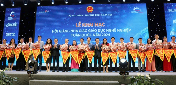 Khai mạc Hội giảng nhà giáo giáo dục nghề nghiệp toàn quốc năm 2024 - 1