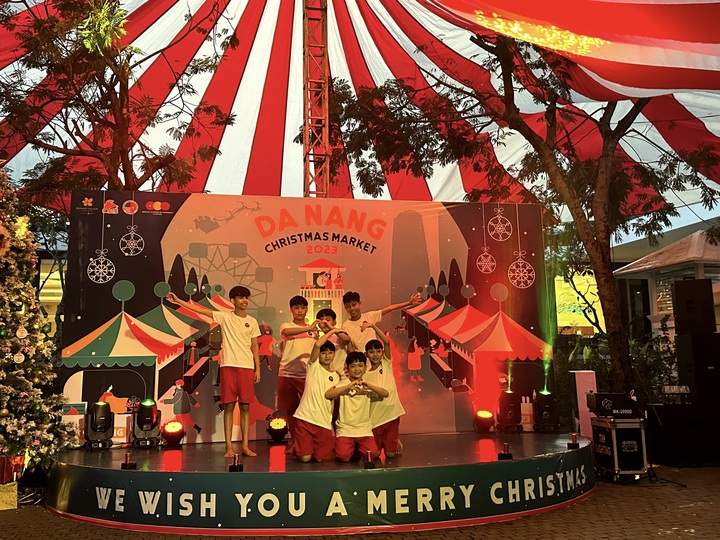 Đà Nẵng: Nhiều hoạt động hấp dẫn ở Lễ hội Giáng sinh và Chào năm mới 2025 - 1