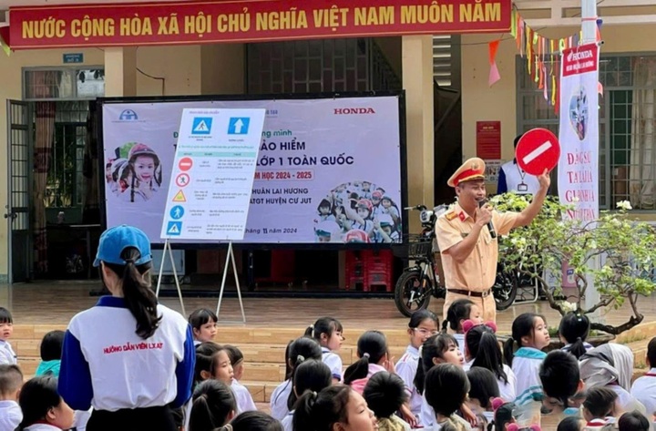 Hơn 82.000 trường hợp vi phạm luật giao thông tại Đắk Lắk - 2