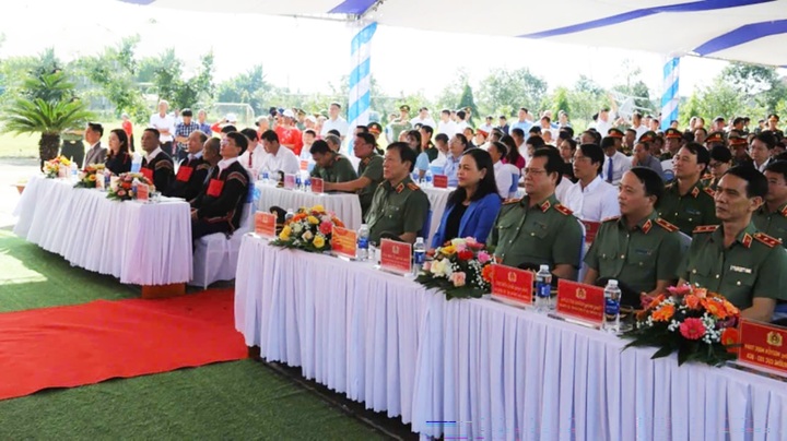 Để với người dân, mỗi ngày đều là Ngày hội Đại đoàn kết toàn dân tộc - 2 Để với người dân, mỗi ngày đều là Ngày hội Đại đoàn kết toàn dân tộc - 2
