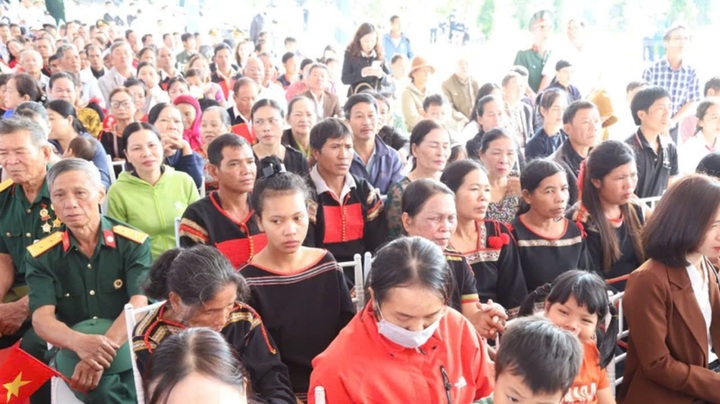 Để với người dân, mỗi ngày đều là Ngày hội Đại đoàn kết toàn dân tộc - 4 Để với người dân, mỗi ngày đều là Ngày hội Đại đoàn kết toàn dân tộc - 4