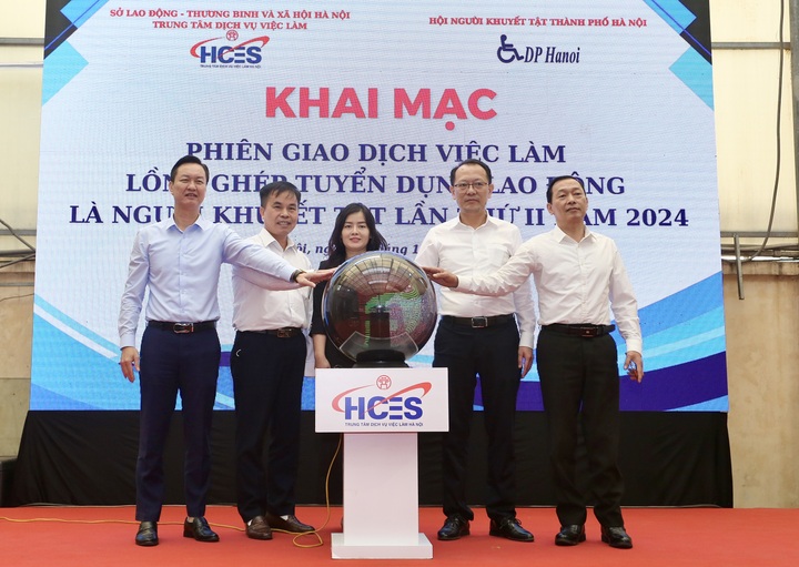 Hỗ trợ việc làm giúp người khuyết tật tự tin vượt lên hoàn cảnh - 1 Hỗ trợ việc làm giúp người khuyết tật tự tin vượt lên hoàn cảnh - 1
