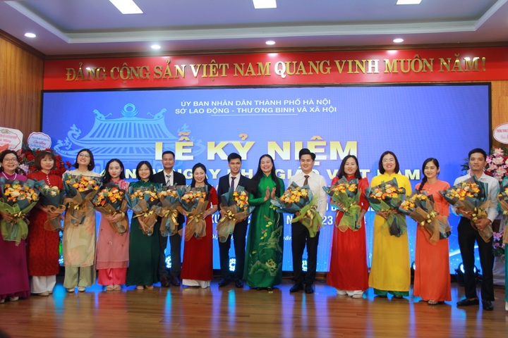 Hà Nội vinh danh nhà giáo, học sinh sinh viên giáo dục nghề nghiệp xuất sắc - 1