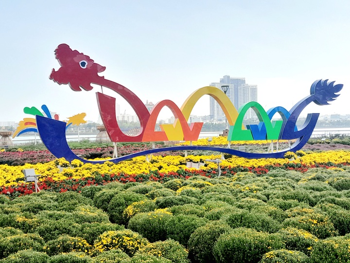 Đà Nẵng đầu tư 18,6 tỷ đồng cho hoa và đèn điện hút du khách Tết Ất Tỵ 2025 - 2