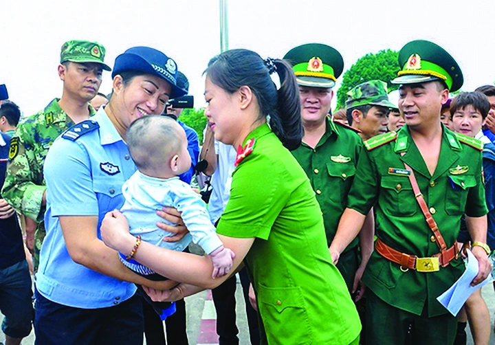 Chung tay đẩy lùi tội phạm mua bán người - 1
