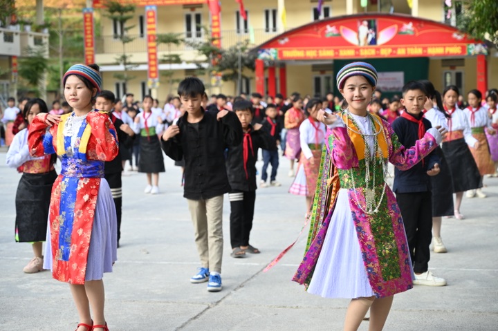 Xóa bỏ định kiến giới, trẻ em gái thành công và hạnh phúc hơn - 1