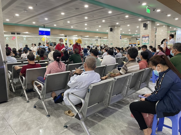 Xử lý nghiêm hành vi trục lợi bảo hiểm y tế - 1