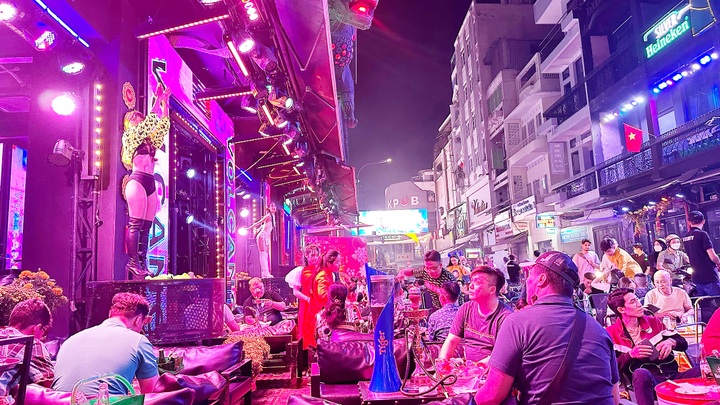 Đêm không về trên phố… - 3 Đêm không về trên phố… - 3