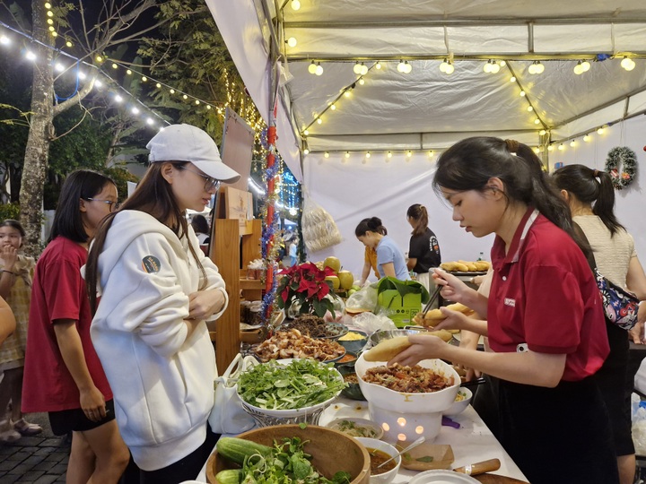 Đà Nẵng phát hành hơn 10.000 hộ chiếu ẩm thực để du khách trải nghiệm - 1 Đà Nẵng phát hành hơn 10.000 hộ chiếu ẩm thực để du khách trải nghiệm - 1