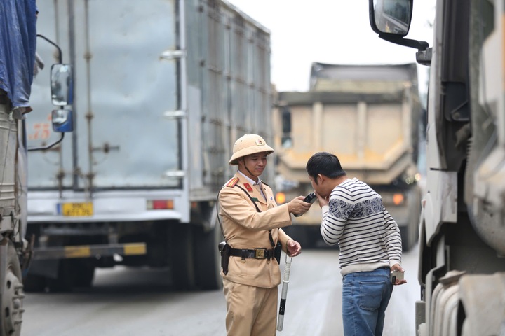 Tăng chế tài với xe che dán, không biển số để phạm tội hoặc "né" phạt nguội - 1