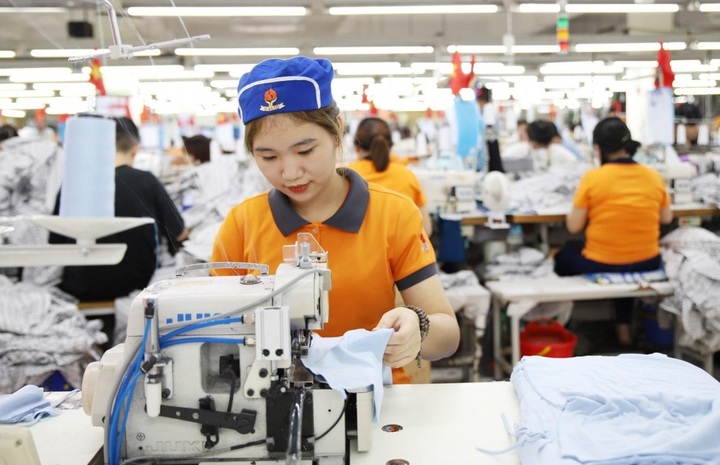 Mong ngóng chờ thưởng tết - 1 Mong ngóng chờ thưởng tết - 1