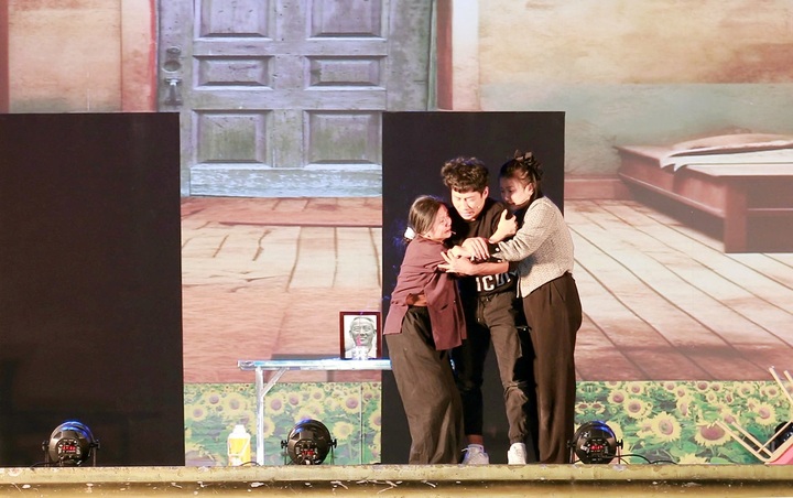 Quyết liệt và hành động vì một cộng đồng không ma túy - 3 Quyết liệt và hành động vì một cộng đồng không ma túy - 3