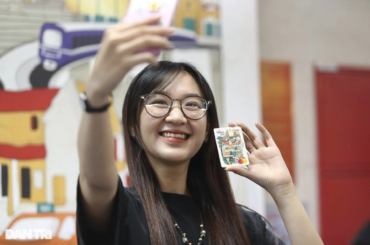 Nhiều người được nhận thẻ VikkiGO đi Metro miễn phí - 5 Nhiều người được nhận thẻ VikkiGO đi Metro miễn phí - 5