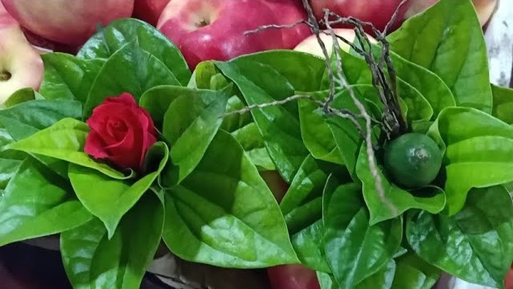 Kết "hoa cau trầu" dâng ban thờ ngày Tết thể hiện thành kính và tinh tế - 10 Kết "hoa cau trầu" dâng ban thờ ngày Tết thể hiện thành kính và tinh tế - 10