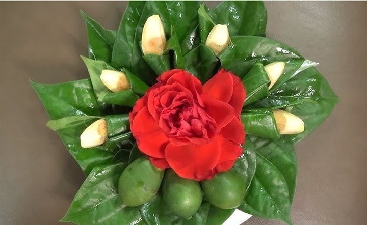 Kết "hoa cau trầu" dâng ban thờ ngày Tết thể hiện thành kính và tinh tế - 3 Kết "hoa cau trầu" dâng ban thờ ngày Tết thể hiện thành kính và tinh tế - 3