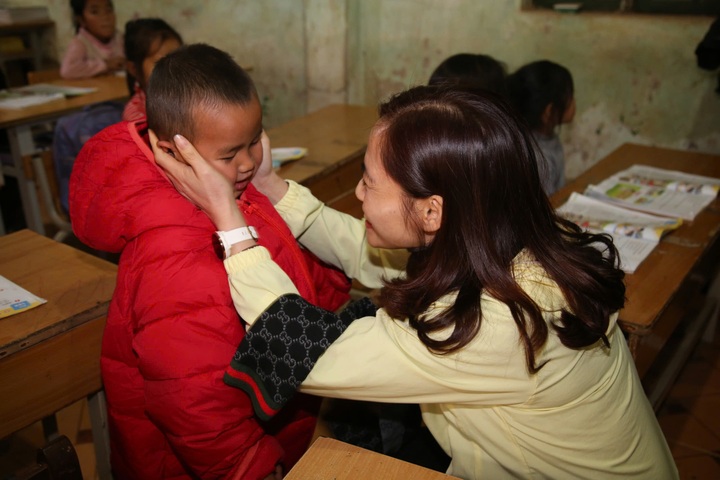 Quỹ Bảo trợ trẻ em Việt Nam - 1 trong 9 đơn vị nhận cờ thi đua xuất sắc - 3 Quỹ Bảo trợ trẻ em Việt Nam - 1 trong 9 đơn vị nhận cờ thi đua xuất sắc - 3