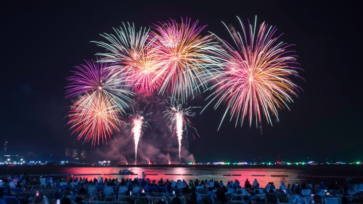 Chi tiết địa điểm bắn pháo hoa Tết Nguyên đán 2025 tại Hà Nội và TPHCM - 1 Chi tiết địa điểm bắn pháo hoa Tết Nguyên đán 2025 tại Hà Nội và TPHCM - 1