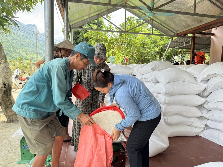 Các đối tượng khó khăn cần được trợ giúp, trợ cấp kịp thời - 1 Các đối tượng khó khăn cần được trợ giúp, trợ cấp kịp thời - 1