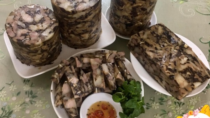 Bí quyết làm giò xào ngon bằng tai, mũi và lưỡi heo ngày Tết - 1 Bí quyết làm giò xào ngon bằng tai, mũi và lưỡi heo ngày Tết - 1