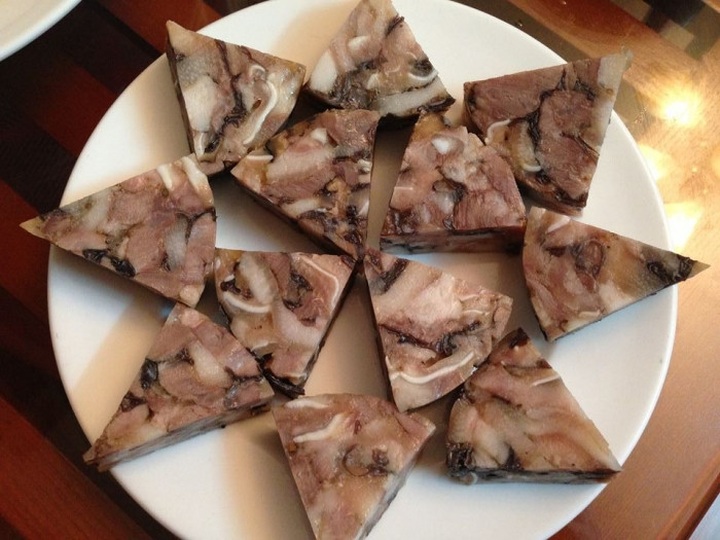 Bí quyết làm giò xào ngon bằng tai, mũi và lưỡi heo ngày Tết - 2 Bí quyết làm giò xào ngon bằng tai, mũi và lưỡi heo ngày Tết - 2