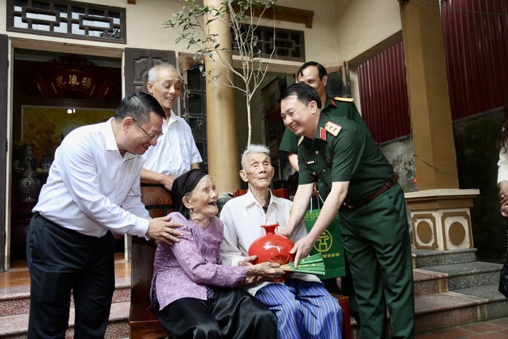 Chính sách ưu đãi người có công ngày càng hoàn thiện - 1