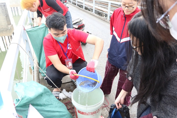 “Thả cá đừng thả nilon”: Thông điệp bảo vệ môi trường từ các bạn trẻ - 3 “Thả cá đừng thả nilon”: Thông điệp bảo vệ môi trường từ các bạn trẻ - 3