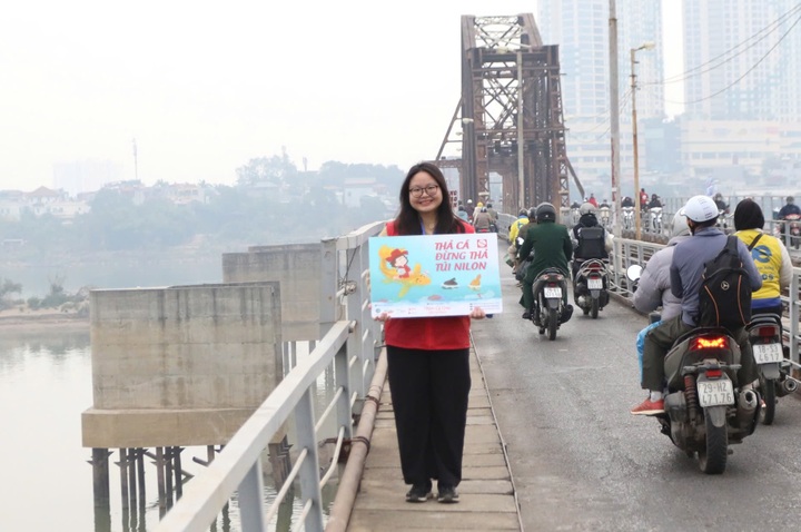 “Thả cá đừng thả nilon”: Thông điệp bảo vệ môi trường từ các bạn trẻ - 1 “Thả cá đừng thả nilon”: Thông điệp bảo vệ môi trường từ các bạn trẻ - 1