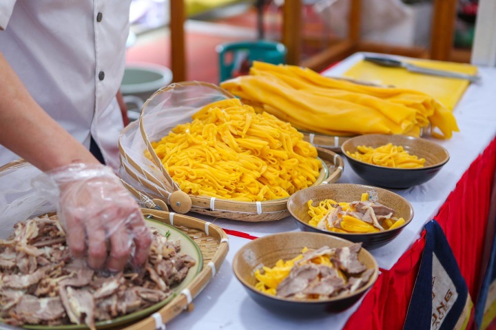 Phở ngô, món đặc sản đặc trưng của vùng cao nguyên đá - 4