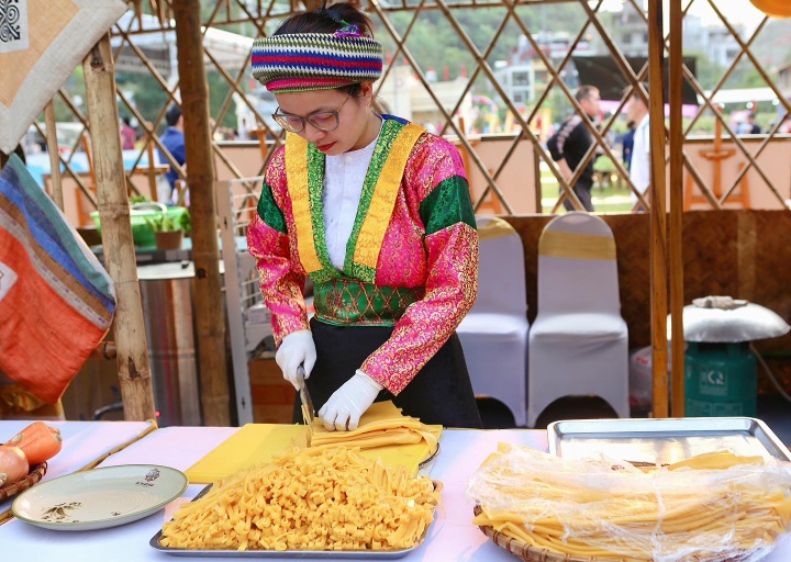 Phở ngô, món đặc sản đặc trưng của vùng cao nguyên đá - 2