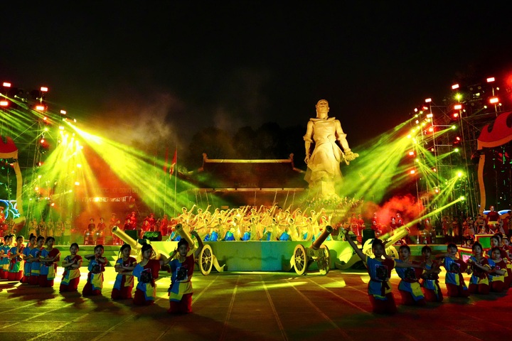 Hàng loạt lễ hội truyền thống lớn của Hà Nội khai hội - 1