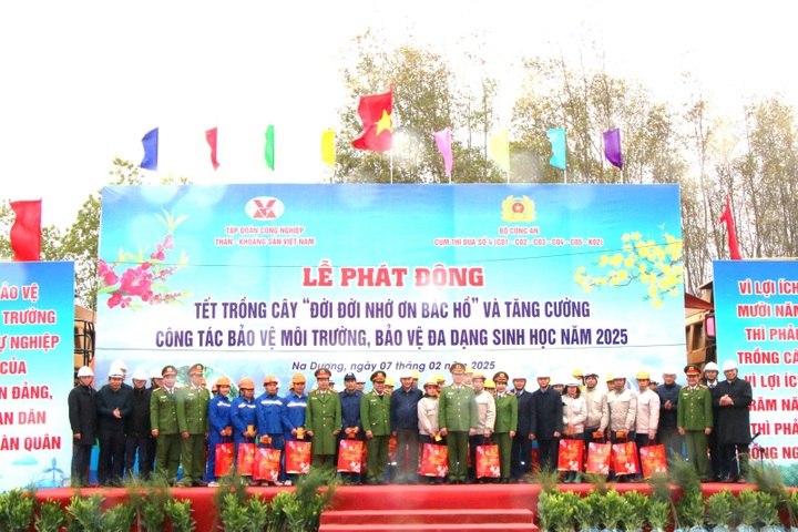 TKV phát động Tết trồng cây, "xanh hóa" môi trường khai thác mỏ - 2