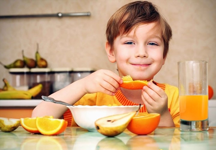Nước ép trái cây nhiều ưu và nhược điểm, làm sao cho trẻ uống đúng cách? - 2