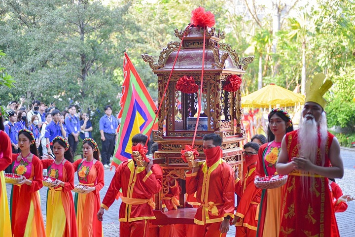 Giáo dục truyền thống qua lễ hội - 1