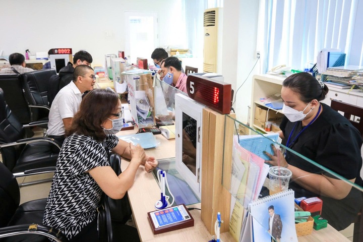 Hỗ trợ cán bộ nghỉ hưu trước tuổi khi sắp xếp lại bộ máy theo Nghị định 178 - 1