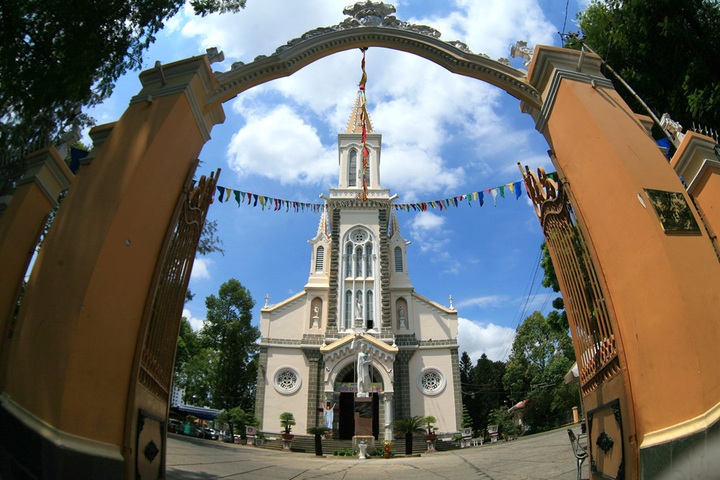 Chuyện đời trên con đường mang tên thầy thuốc lừng danh - 1