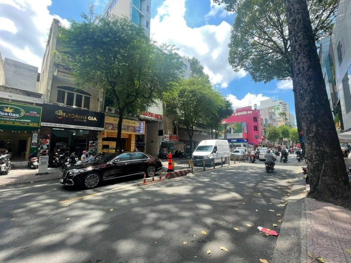 Chuyện đời trên con đường mang tên thầy thuốc lừng danh - 2