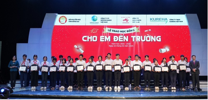 21 năm Ajinomoto Việt Nam bền bỉ tiếp sức cho học sinh Đồng Nai đến trường - 1