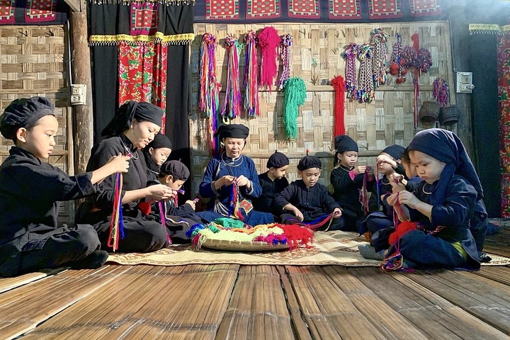 Khám phá “ngôi làng đẹp nhất thế giới” - 2