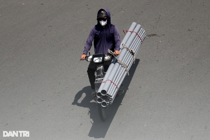 Traffic violations rampant in HCM City - 6 Traffic violations rampant in HCM City - 6