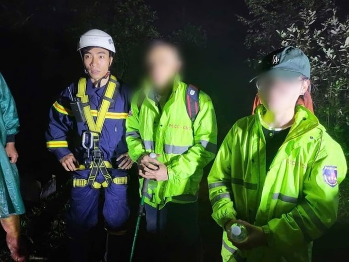 More tourists get lost on Lam Dong Mountain - 2 More tourists get lost on Lam Dong Mountain - 2