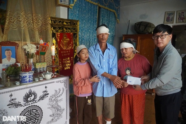 Dantri supports family of young rescuer - 1