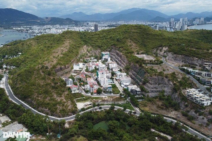 15 illegal villas dismantled in Nha Trang - 1