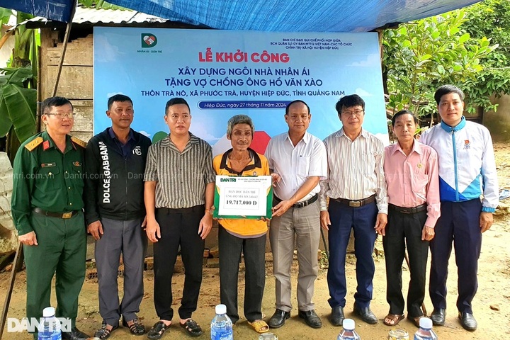 New house built for poor M'Nong couple in Quang Nam - 3 New house built for poor M'Nong couple in Quang Nam - 3