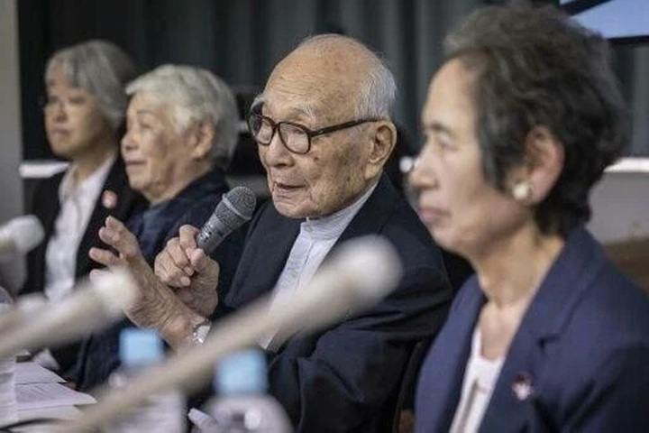 30-strong Japan A-bomb delegation to collect Nobel prize - 1