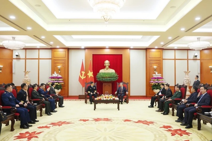 Party chief receives Chinese Minister of Defence - 1 Party chief receives Chinese Minister of Defence - 1