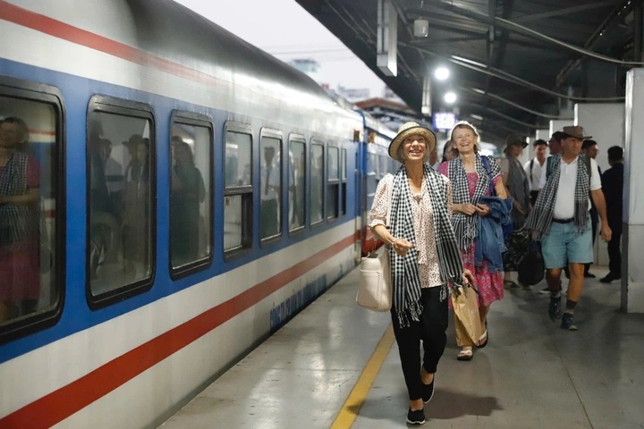 First luxurious trans-Vietnam train service launched - 1 First luxurious trans-Vietnam train service launched - 1