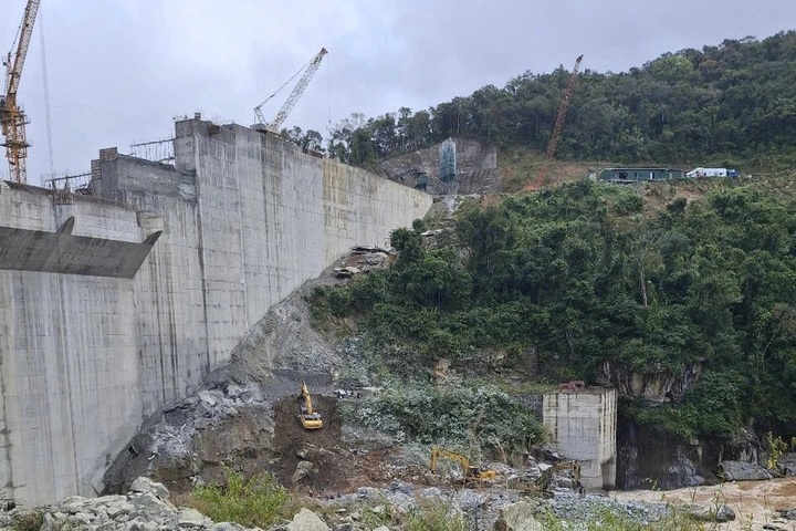 Scaffolding collapse at hydropower project kills three, two missing - 1
