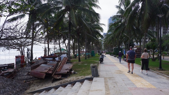 Severe coastal erosion ravages Danang beachfront - 5