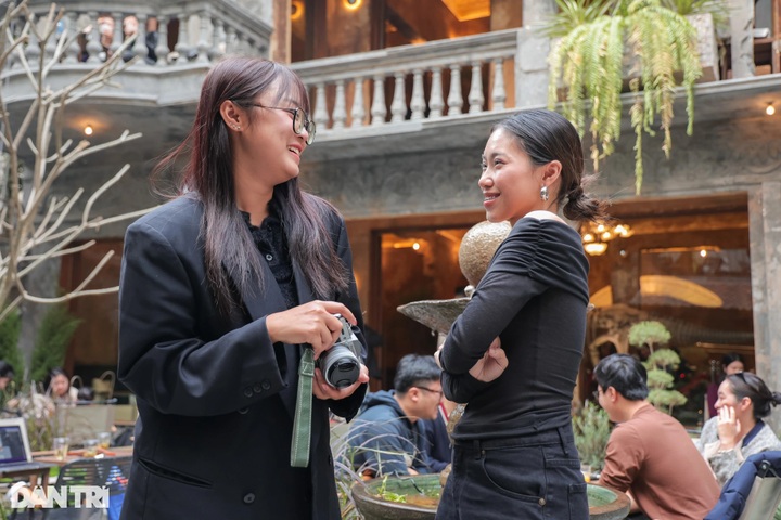 Hanoi café showcasing dinosaur skeleton captivates visitors - 4 Hanoi café showcasing dinosaur skeleton captivates visitors - 4