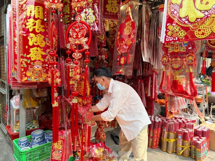 Votive paper sales soar ahead of Kitchen Gods' Day - 3